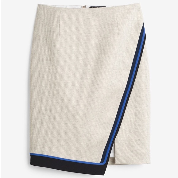 Beige skirt with Blue/black contrast trim size 2 - Picture 2 of 6